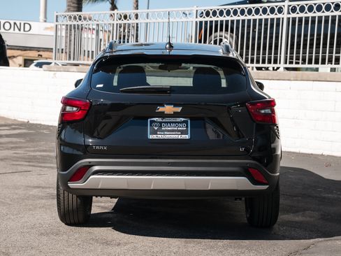 New 2026 Chevrolet Trax LT w/ Driver Confidence Package image 6