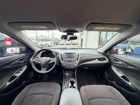 Used 2017 Chevrolet Malibu LS FWD image 9