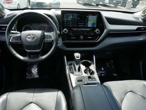 Used 2022 Toyota Highlander Platinum AWD/4WD image 13