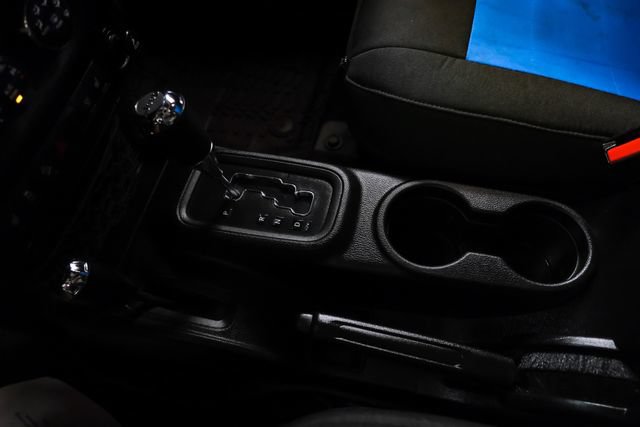 Used 2016 Jeep Wrangler Unlimited Rubicon AWD/4WD image 18