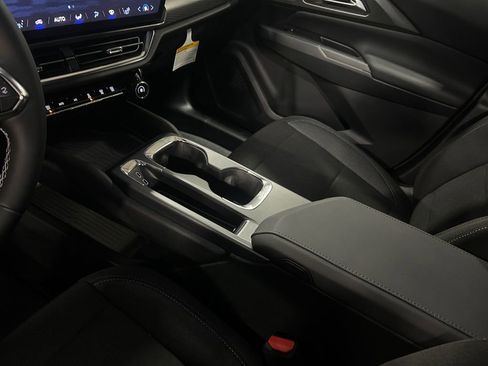 New 2026 Chevrolet Equinox EV LT image 20