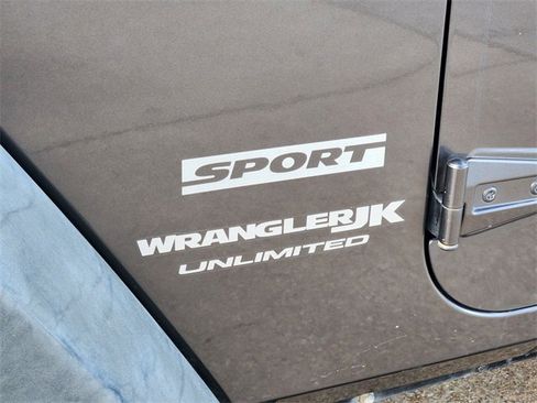 Used 2018 Jeep Wrangler Unlimited Sport S image 11