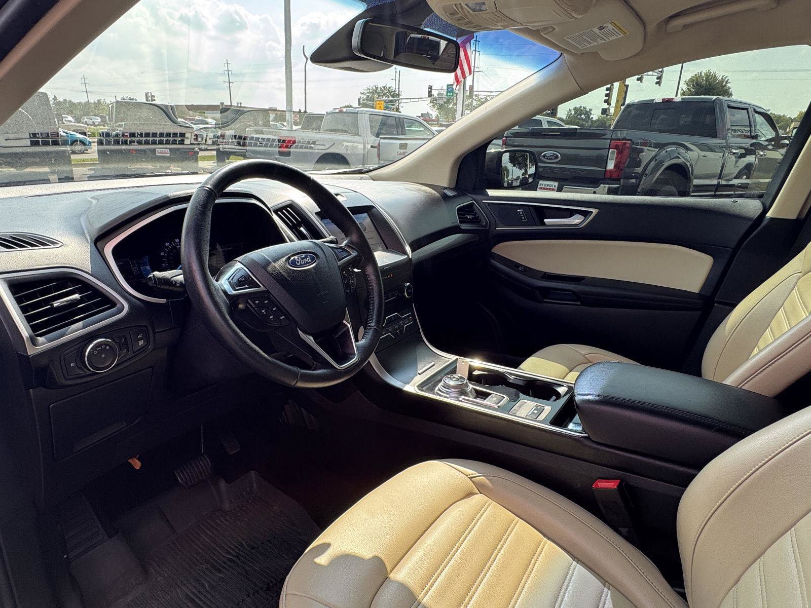 Used 2019 Ford Edge SEL w/ Equipment Group 201A FWD image 16