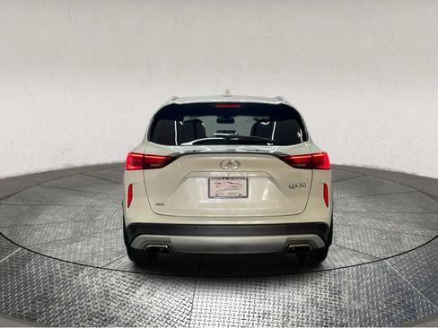 Used 2021 INFINITI QX50 Essential w/ Convenience Package image 7