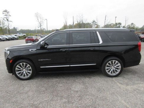 Used 2023 GMC Yukon XL Denali w/ LPO, Floor Liner Package AWD/4WD image 8