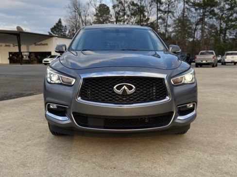 Used 2018 INFINITI QX60 Luxe image 2