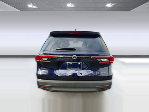 Used 2025 Toyota Grand Highlander XLE image 10