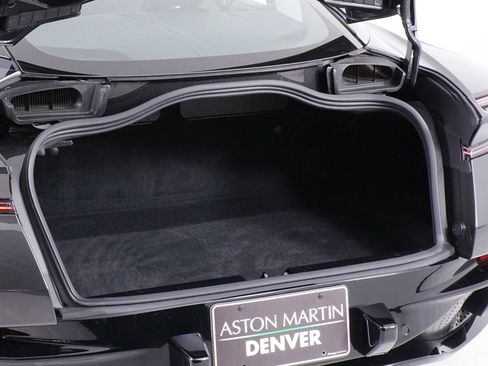 Used 2019 Aston Martin DB11 Coupe RWD image 19