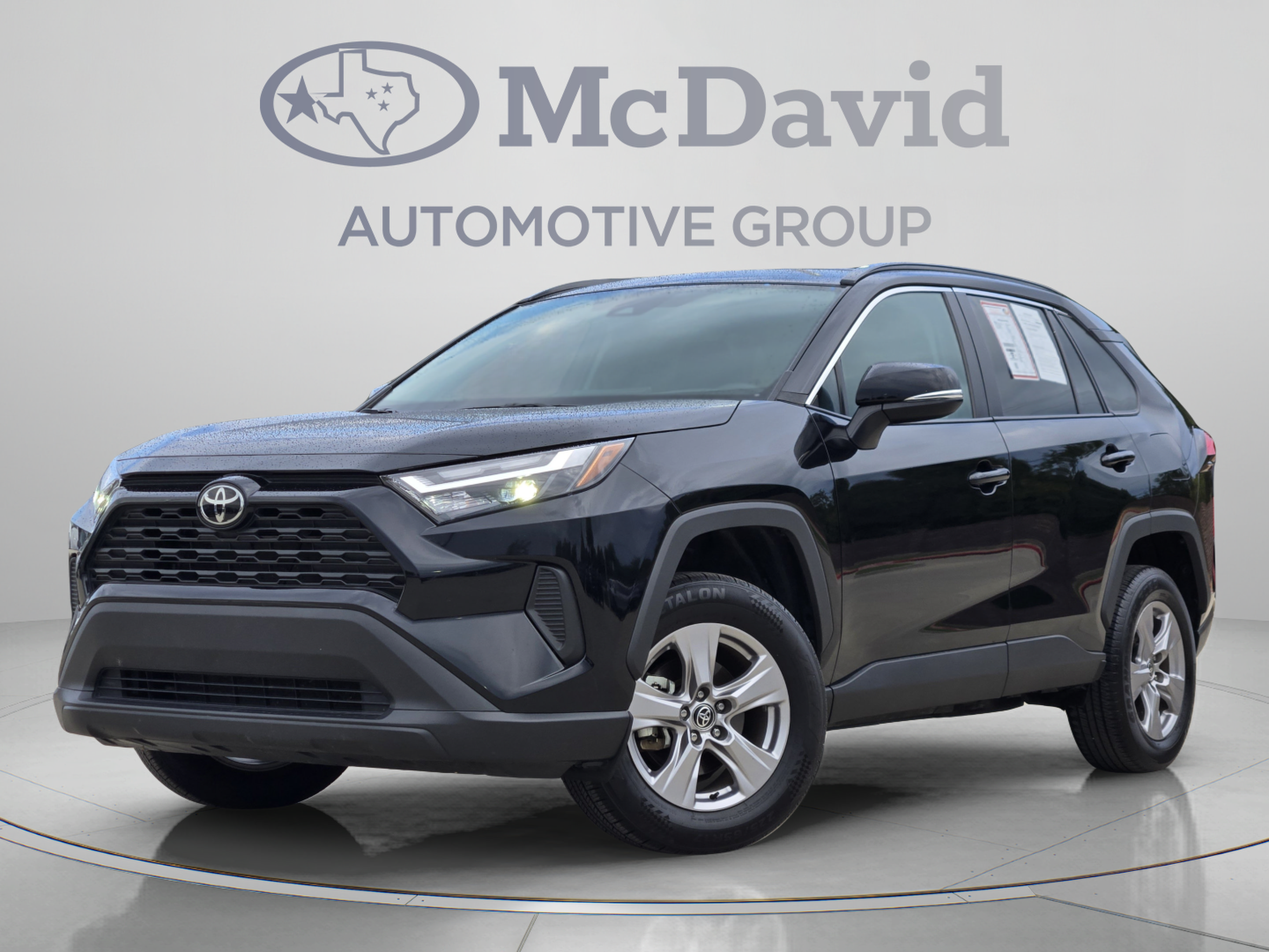 Used 2025 Toyota RAV4 XLE FWD image 1