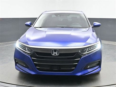Used 2018 Honda Accord Sport image 3