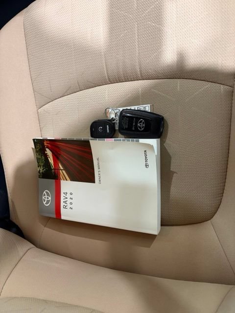 Used 2020 Toyota RAV4 XLE w/ Convenience Package AWD/4WD image 9