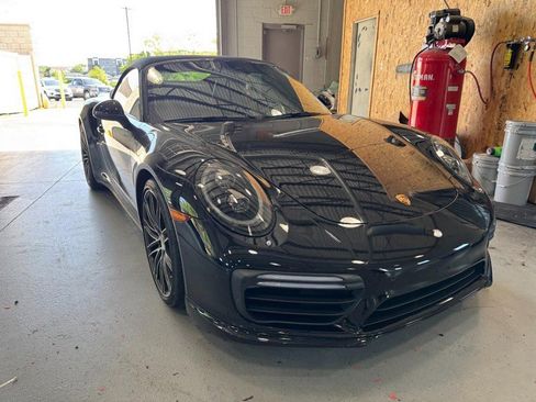 Used 2017 Porsche 911 4 Cabriolet AWD/4WD image 3