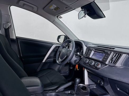 Used 2017 Toyota RAV4 LE image 27