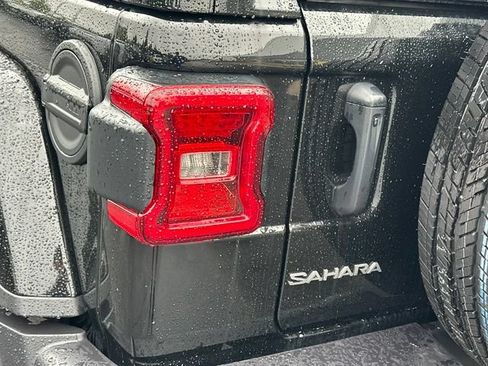 Used 2026 Jeep Wrangler Unlimited Sahara AWD/4WD image 14
