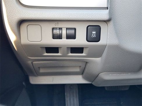 Used 2015 Subaru Forester 2.5i Premium w/ All-Weather Package image 21