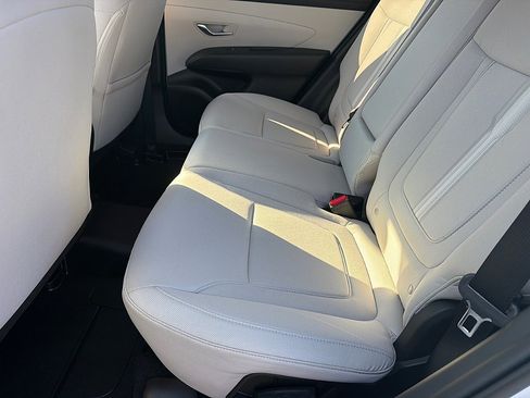 Certified 2025 Hyundai Tucson SEL FWD image 9