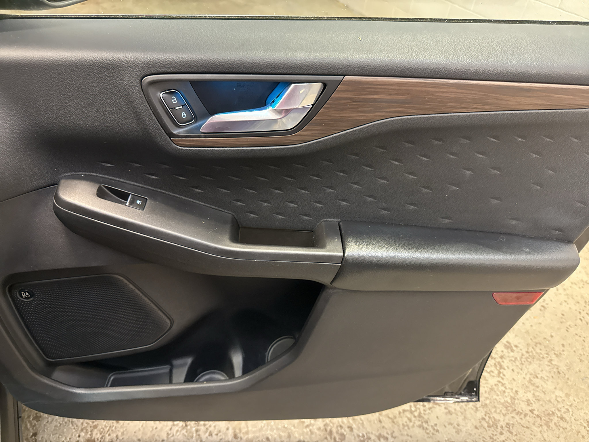 Used 2020 Ford Escape Titanium AWD/4WD image 24