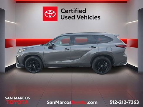Used 2025 Toyota Highlander XSE image 8