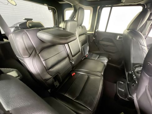 Used 2021 Jeep Wrangler Unlimited Sahara image 25