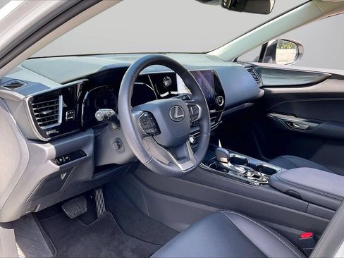 Used 2025 Lexus NX 250 FWD w/ Towing Package (2000 Lbs) image 20