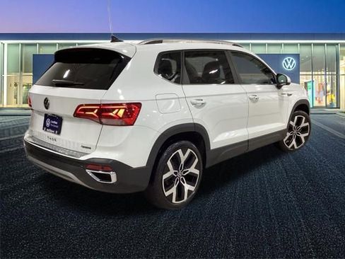 Certified 2023 Volkswagen Taos SEL image 6