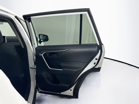 Used 2025 Toyota RAV4 LE image 29