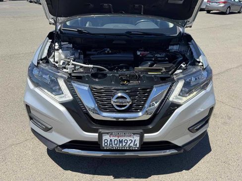 Used 2017 Nissan Rogue SL FWD image 40