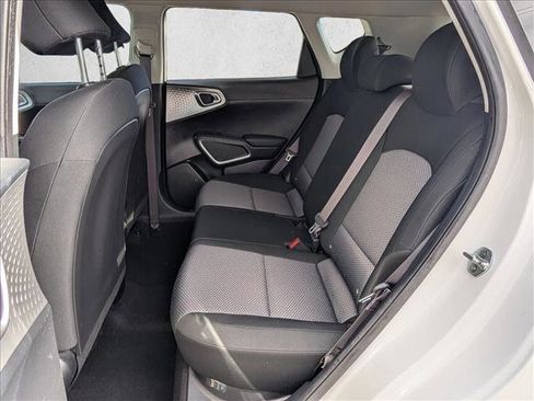 Used 2021 Kia Soul LX image 16