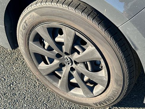 Used 2023 Toyota Corolla LE image 4