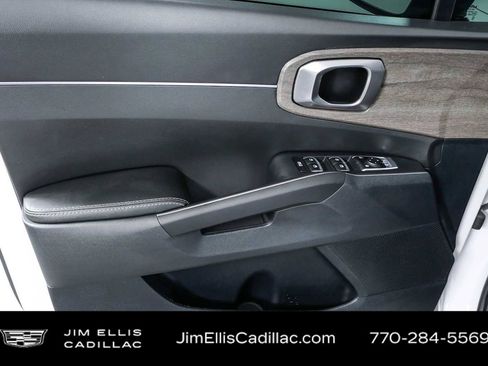 Used 2023 Kia Sorento EX w/ Panoramic Sunroof Package FWD image 6