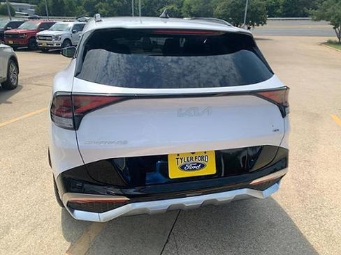 Used 2025 Kia Sportage SX image 7