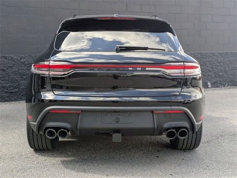 Used 2025 Porsche Macan image 10