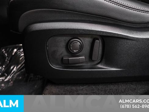 Used 2025 Jaguar F-PACE R-Dynamic S image 35