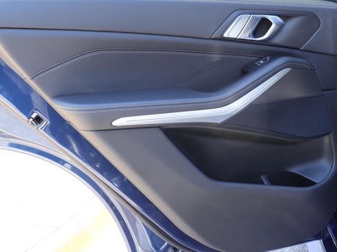 Used 2022 BMW X5 sDrive40i w/ M Sport Package RWD image 11