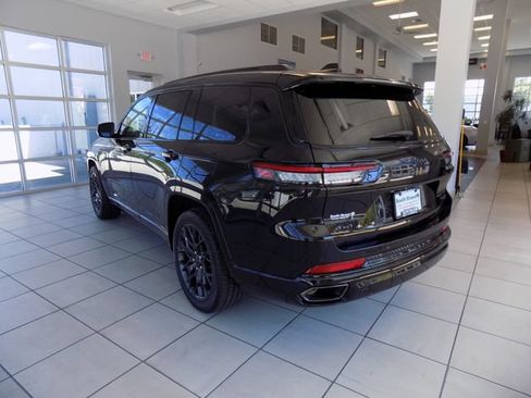 Used 2025 Jeep Grand Cherokee L Summit w/ Obsidian Package AWD/4WD image 5