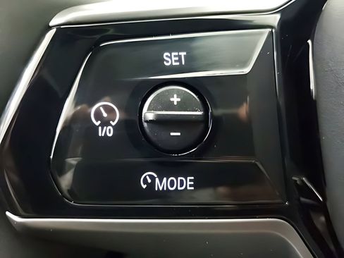 Used 2025 BMW 530i image 11