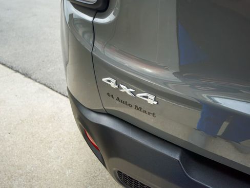 Used 2021 Jeep Renegade Limited image 9