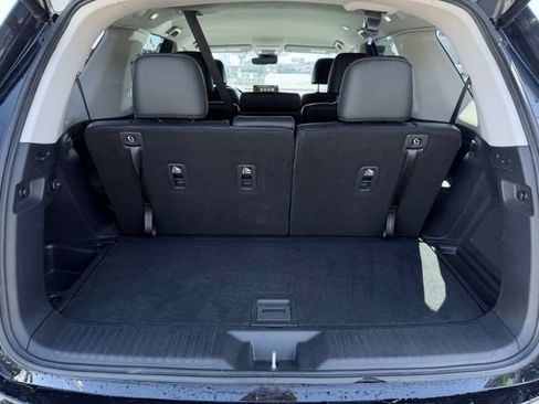 Used 2025 Honda Pilot EX-L image 9
