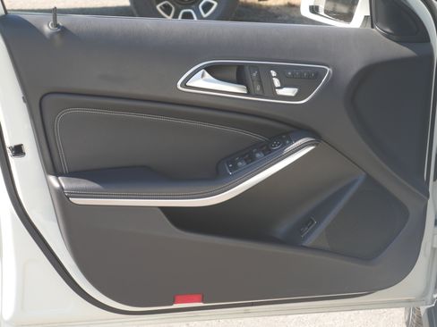Used 2018 Mercedes-Benz GLA 250 4MATIC image 34