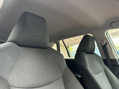 Used 2024 Toyota RAV4 XLE FWD image 22