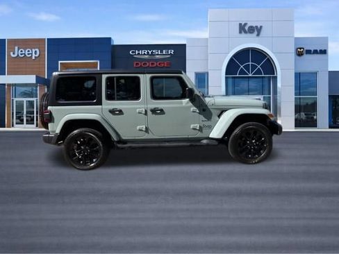 Used 2023 Jeep Wrangler Unlimited Sahara w/ Cold Weather Group AWD/4WD image 10