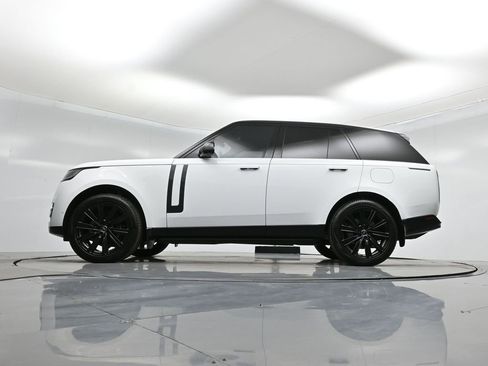 Used 2025 Land Rover Range Rover SE image 6