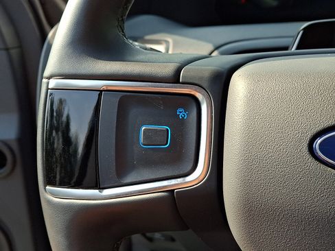 Certified 2025 Ford Expedition Active AWD/4WD image 23