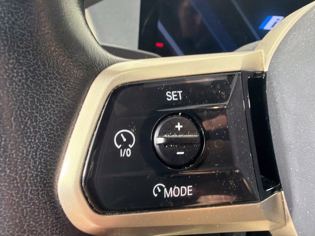 Used 2024 BMW iX xDrive50 AWD/4WD image 21