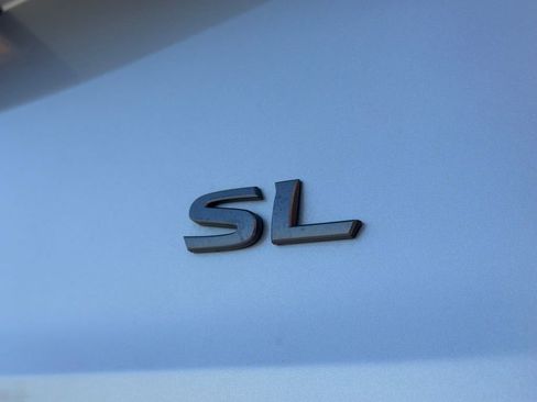 Used 2025 Nissan Rogue SL w/ Tech Package FWD image 18