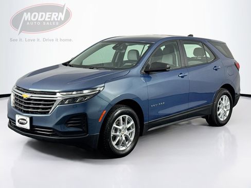 Used 2024 Chevrolet Equinox LS AWD/4WD image 1