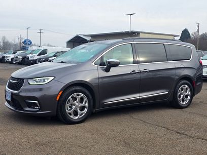 Used 2022 Chrysler Pacifica Limited