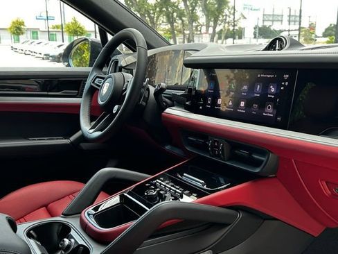 Certified 2026 Porsche Cayenne image 19