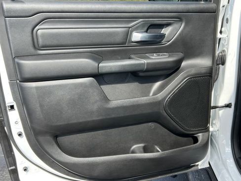 New 2026 RAM 1500 4x4 Crew Cab image 32