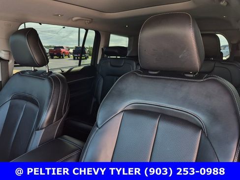 Used 2023 Jeep Grand Cherokee L Limited w/ Luxury Tech Group II AWD/4WD image 37